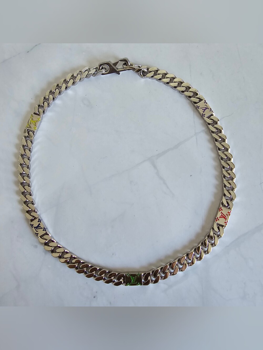 ๐จ LV Multicolor Chain ๐จ - Picture 7 of 9